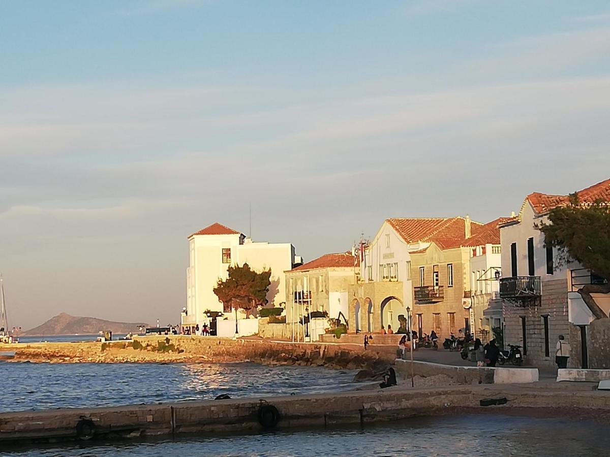 Summer House In Spetses Exterior photo